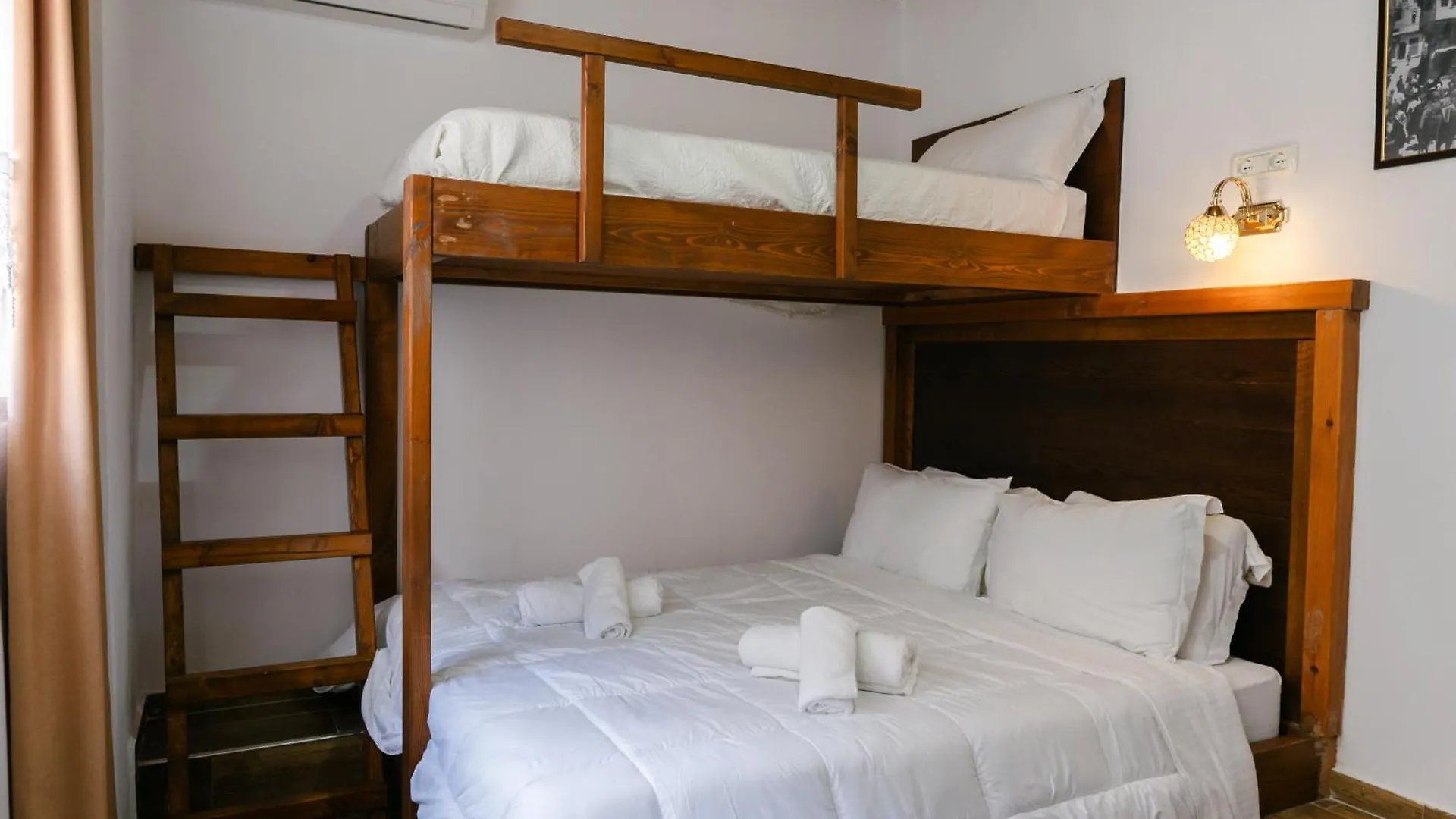 Hotel Pashai Gjirokastër 3*,