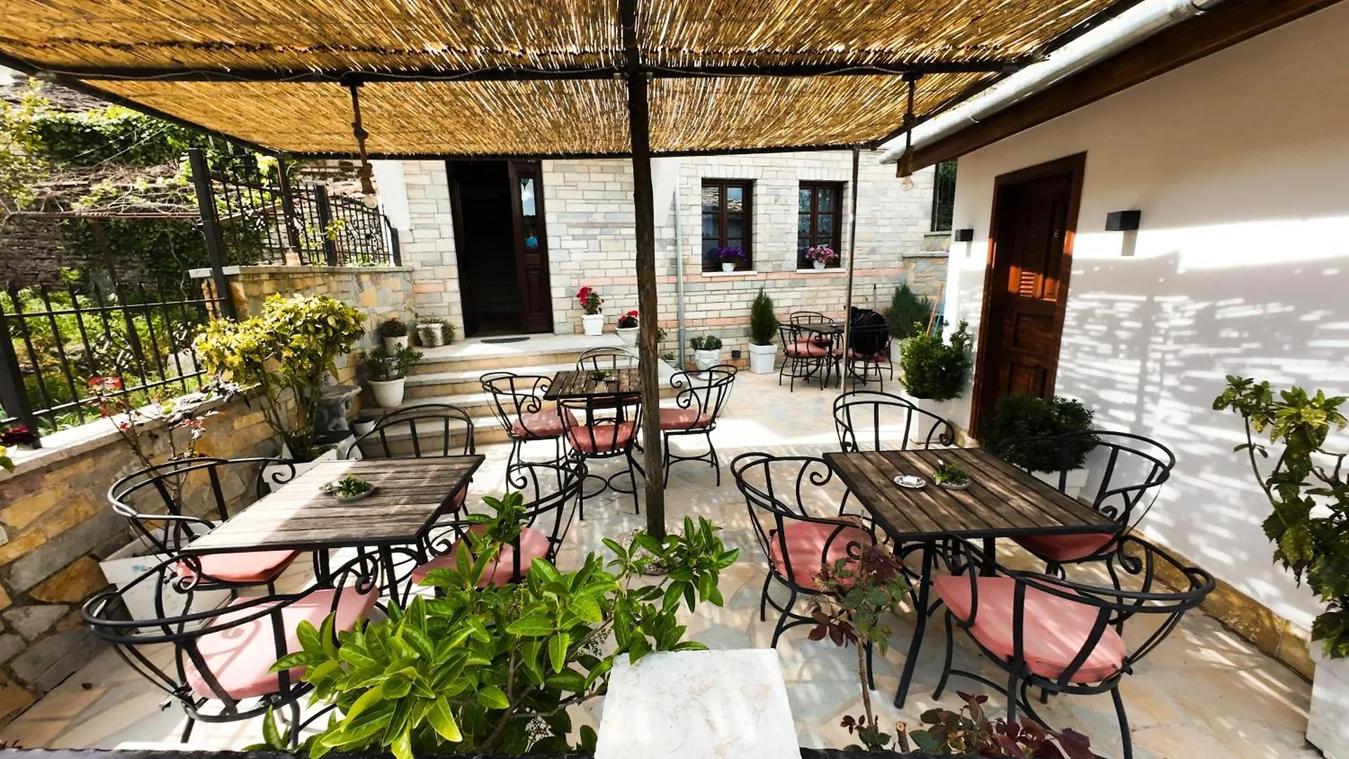 Hotel Pashai Gjirokastër 3*,  Albánie