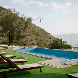 Hotel Bujtina Maria, Stegopull