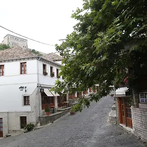 Hostel And Hani I Fisnikut, Gjirokaster